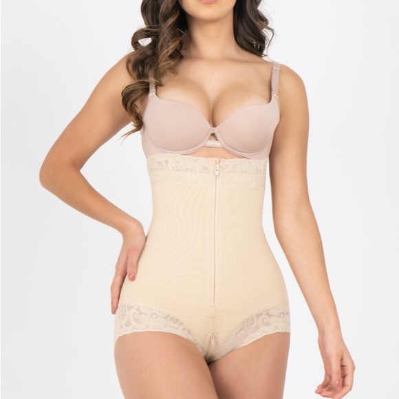 Fajas colombianas - Picture 7 of 15